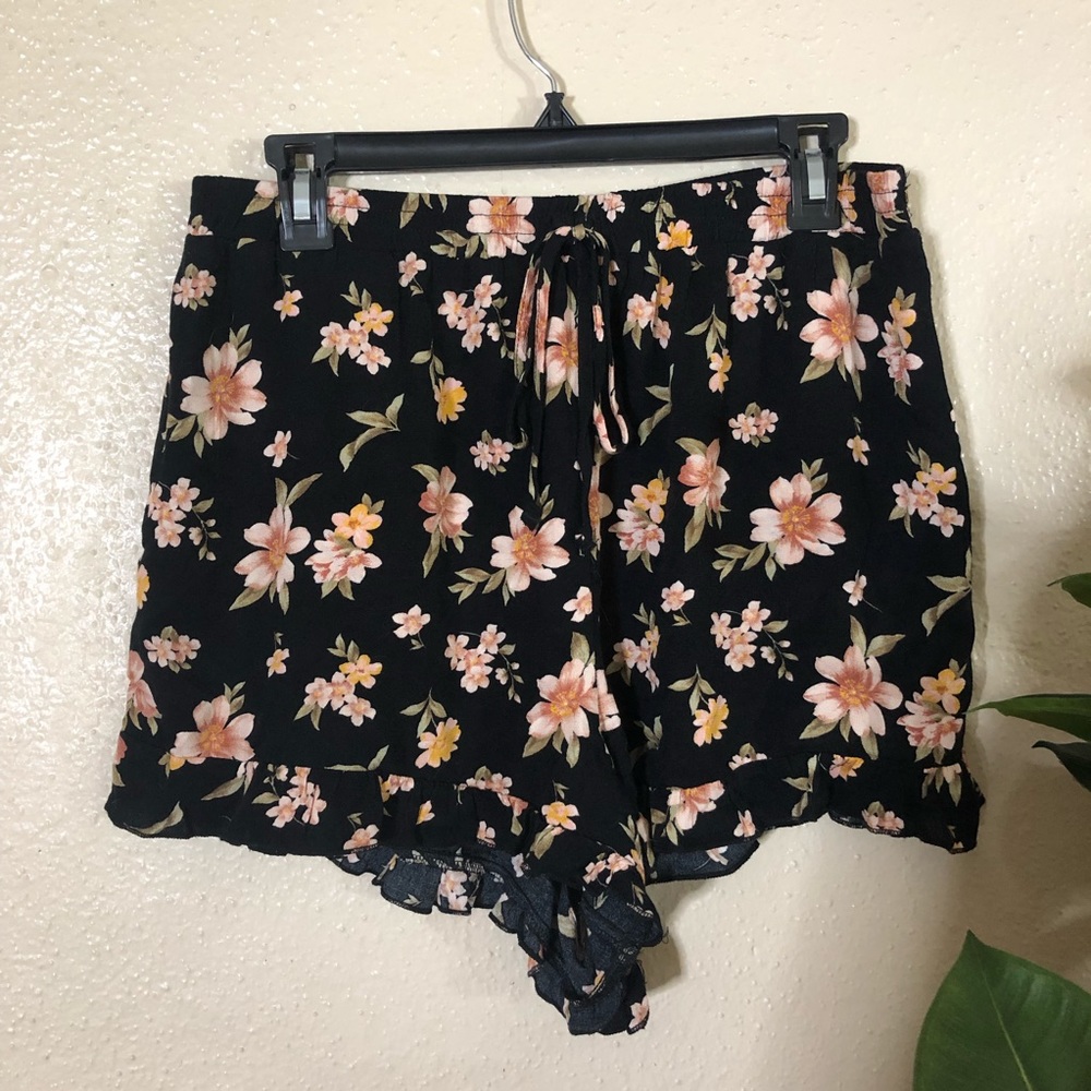 American Eagle Floral Print Ruffle Shorts
